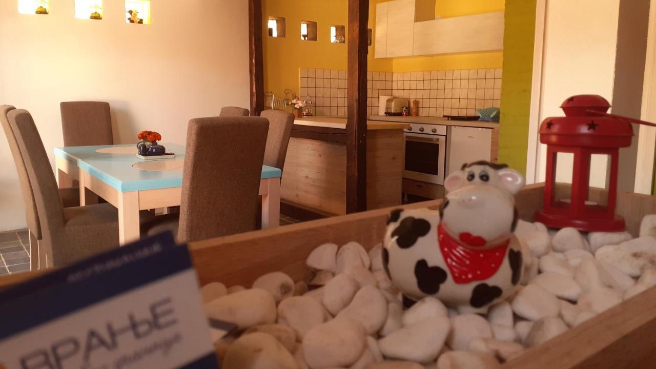 Village House Moo Moo Вранє Екстер'єр фото