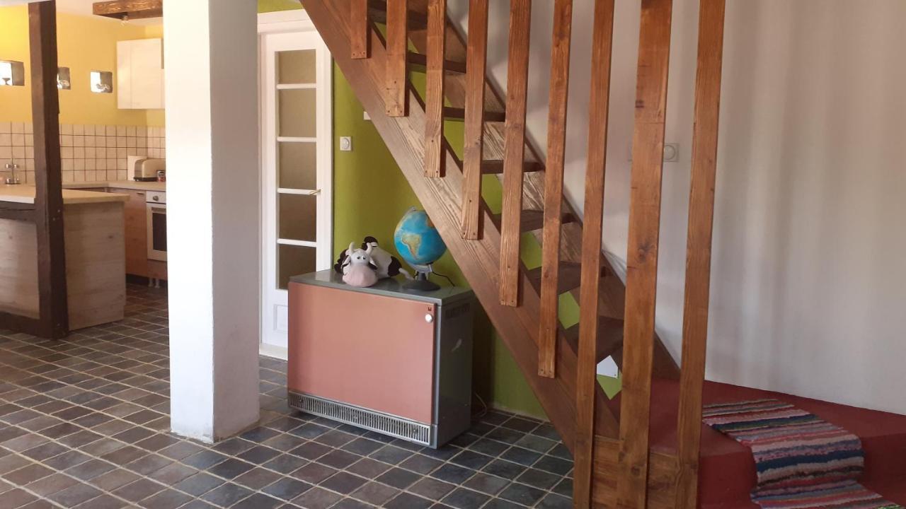 Village House Moo Moo Вранє Екстер'єр фото