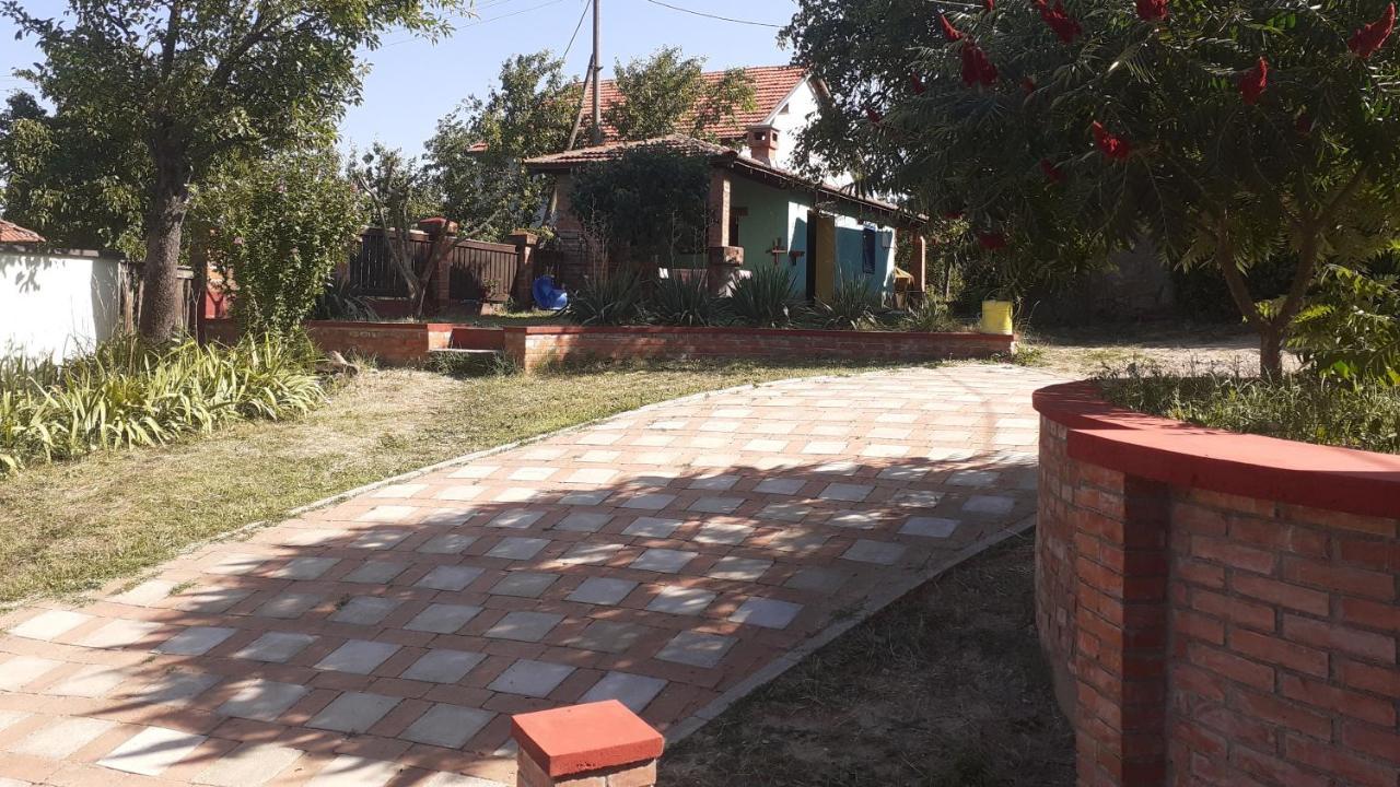 Village House Moo Moo Вранє Екстер'єр фото